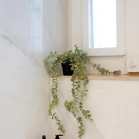Chic 1bed Retreat In Bairro Alto Lisbon