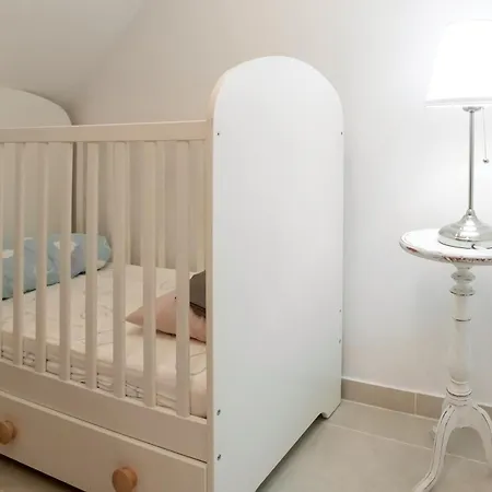 Chic 1bed Retreat In Bairro Alto Lissabon