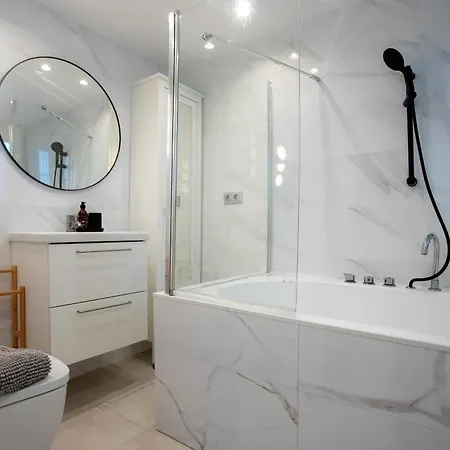 Chic 1bed Retreat In Bairro Alto 아파트 리스본